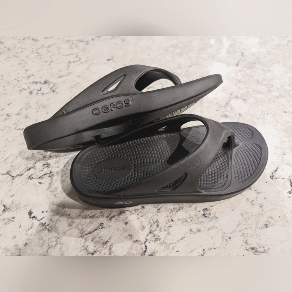 OOFOS OOriginal Sandal Size 7 Black